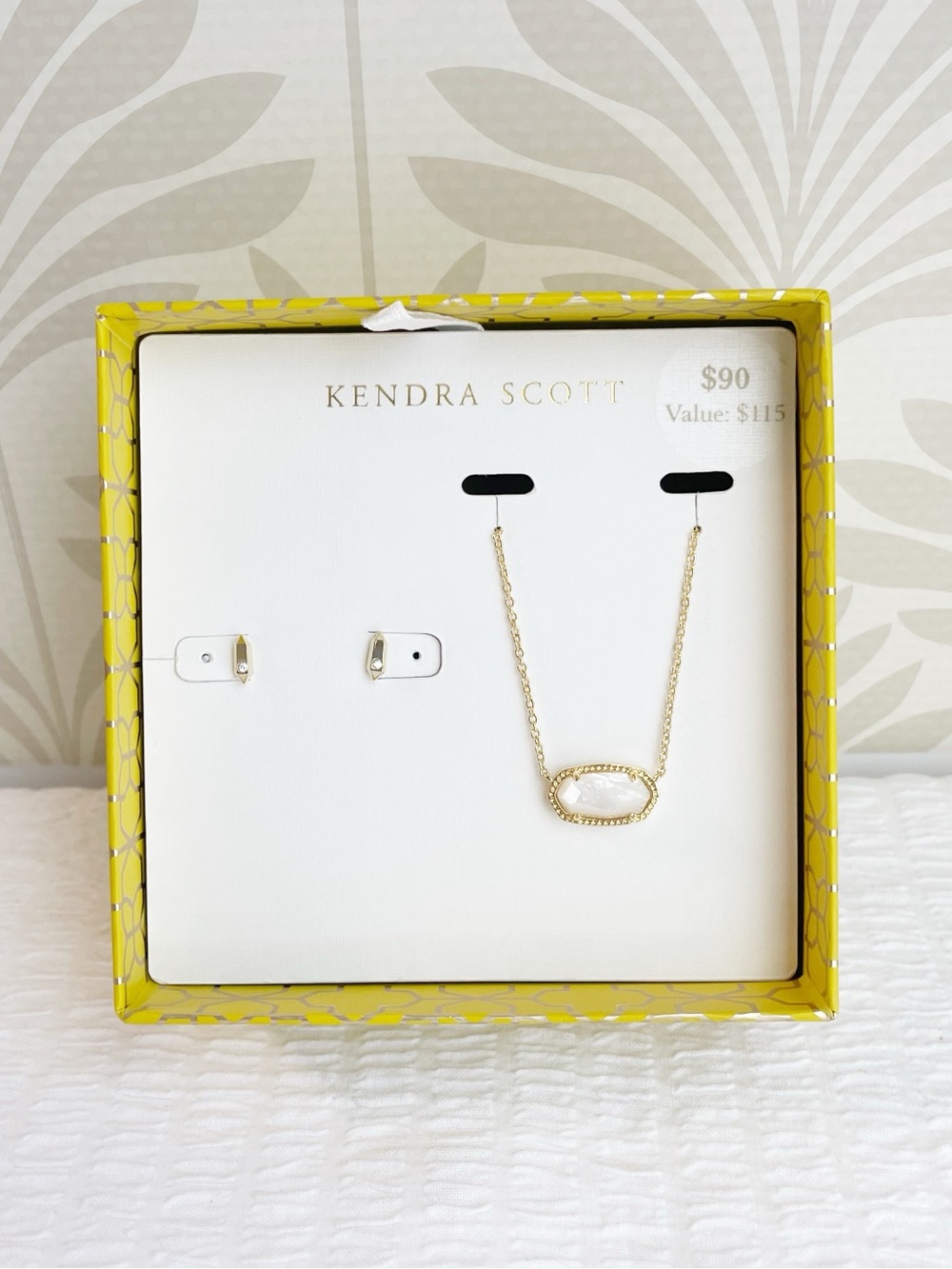 Kendra Scott Oval Pendant Necklace and Stud Earrings Set - Gold